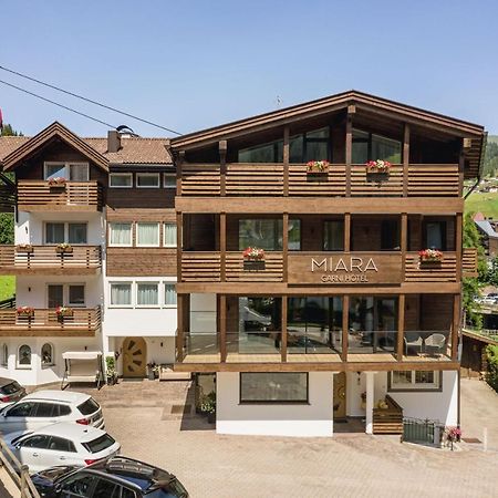 Garni Hotel Miara - Your Dolomites Home Selva di Val Gardena Kültér fotó
