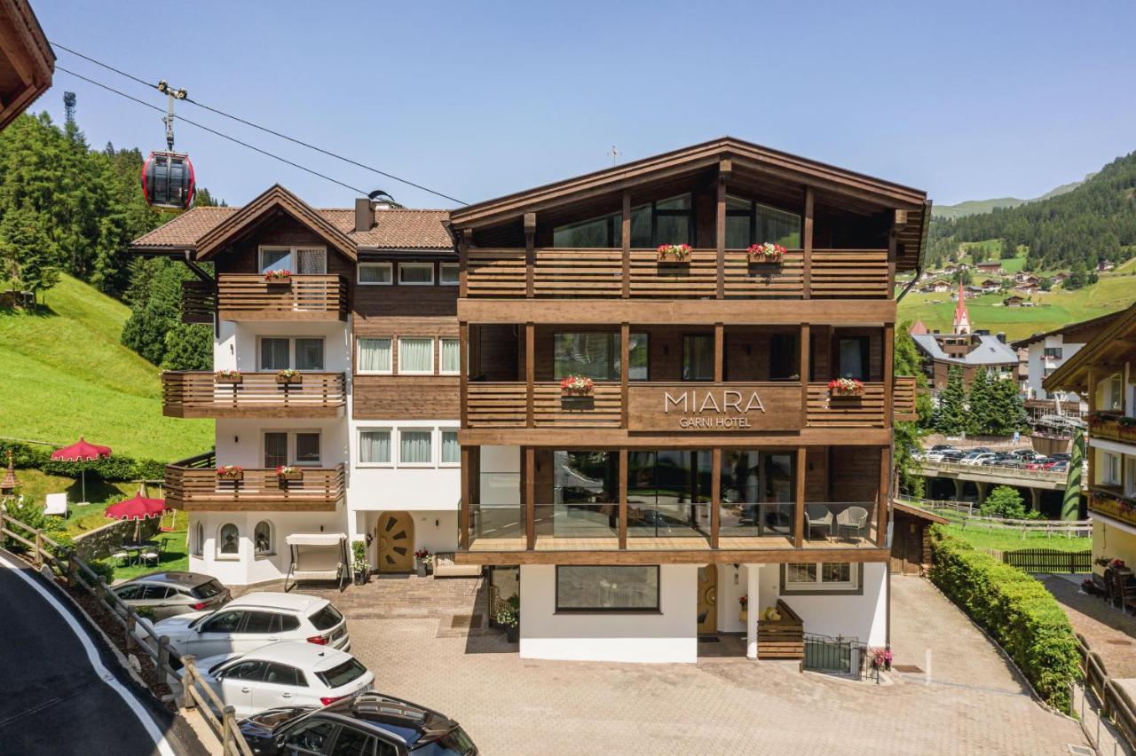 Garni Hotel Miara - Your Dolomites Home Selva di Val Gardena Kültér fotó