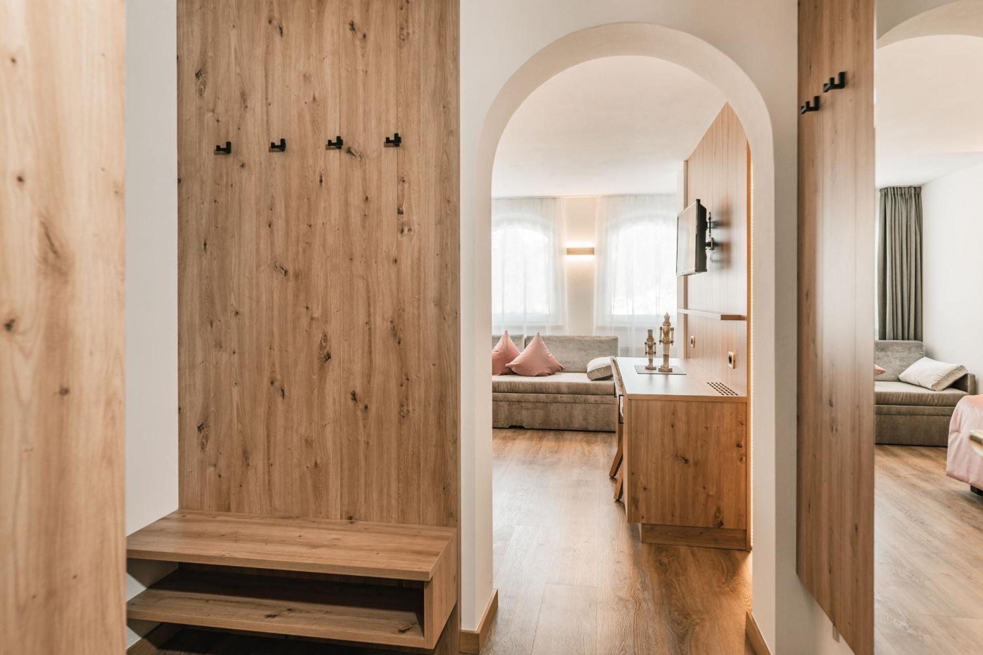 Garni Hotel Miara - Your Dolomites Home Selva di Val Gardena Kültér fotó