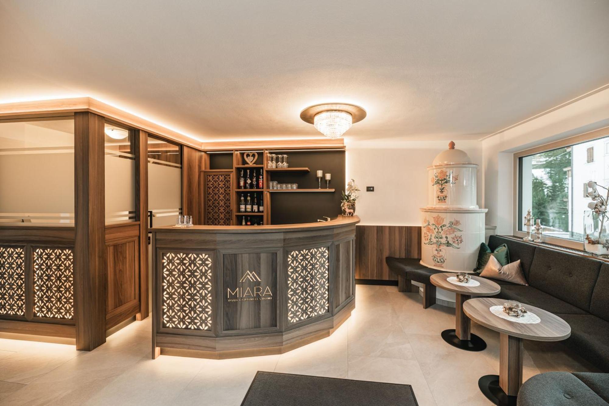 Garni Hotel Miara - Your Dolomites Home Selva di Val Gardena Kültér fotó