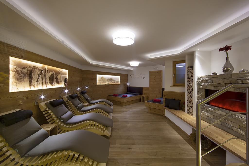 Garni Hotel Miara - Your Dolomites Home Selva di Val Gardena Kültér fotó